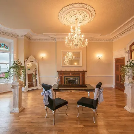 Esplanade On The Seafront 3*