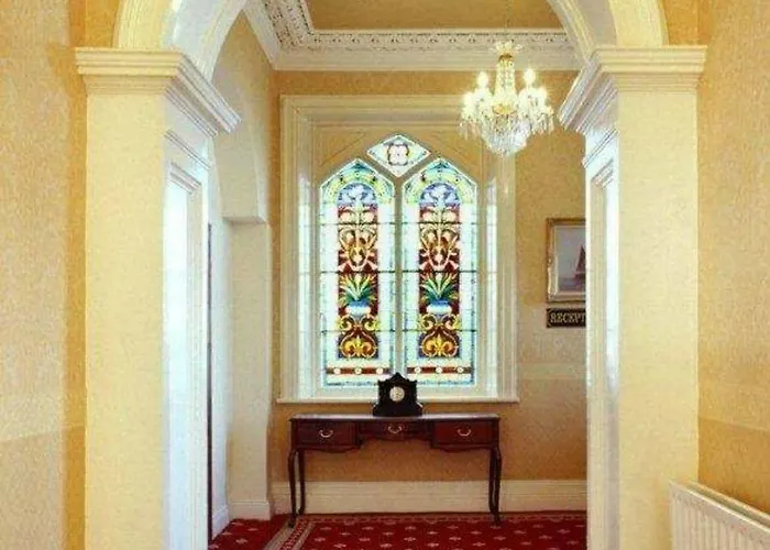 Esplanade On The Seafront 3*