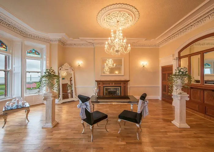 Esplanade On The Seafront 3*